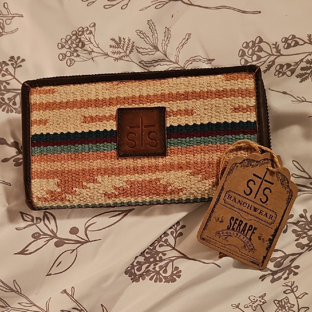 💢💢SOLD💢💢STS Ranchwear Multicolor Serape Clutch
